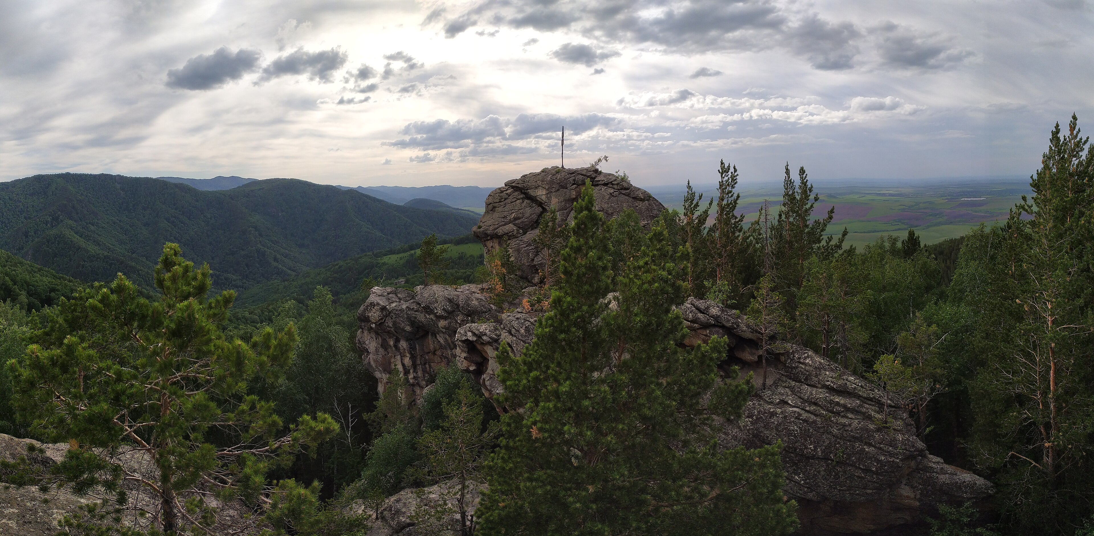 Горная панорама в окрестностях Белокурихи